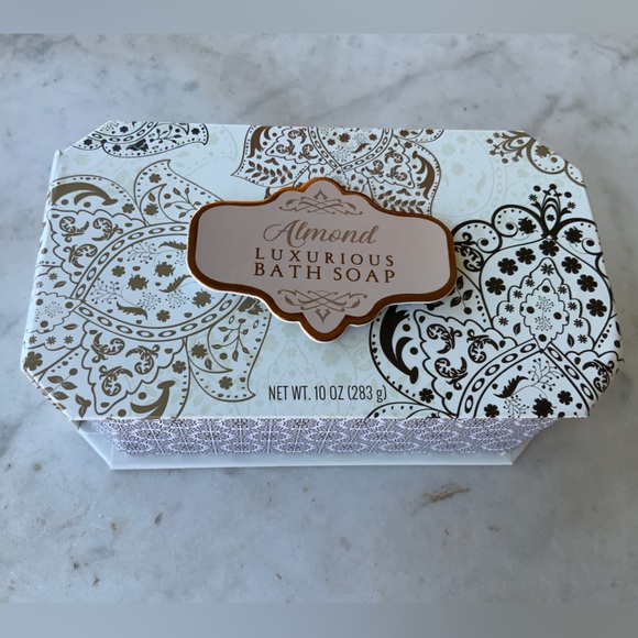 ALMOND CST COMMONWEALTH BATH SOAPS TOILETRIES LUXURIOUS NIB 10 OZ - Picture 2 of 4